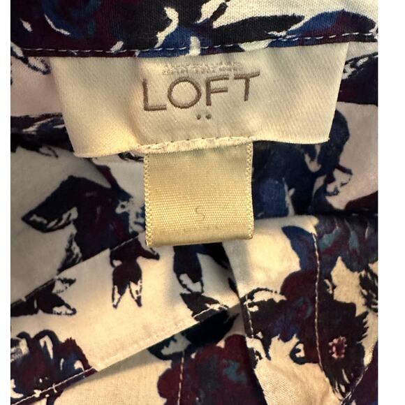 Loft blue floral on white buttoned long sleeves blouse size small - Picture 6 of 8